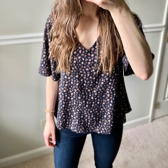 VICI Navy V-Neck Blouse Leopard Print size XS - Picture 3 of 9